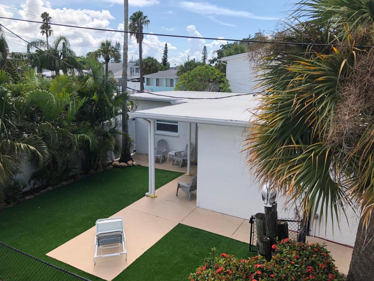 Holiday Isles Resort Madeira Beach Bagian luar foto