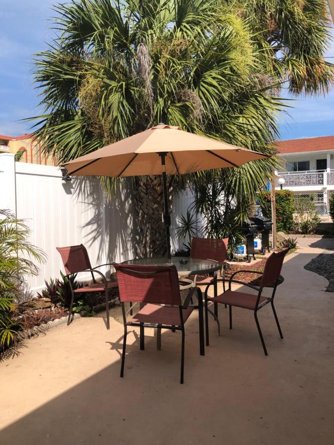 Holiday Isles Resort Madeira Beach Bagian luar foto